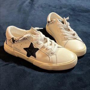 Vintage Havana Women’s No Tie Sneaker 8.5